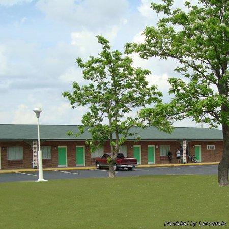 Town House Motel Tupelo Buitenkant foto